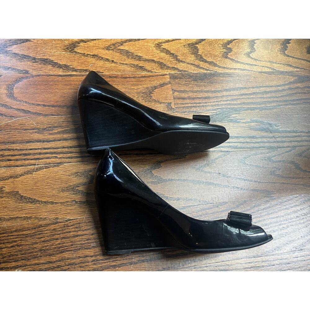 Coach Emma black patent leather peep-toe wedge heels Sz. 7 bow logo - Picture 3 of 6